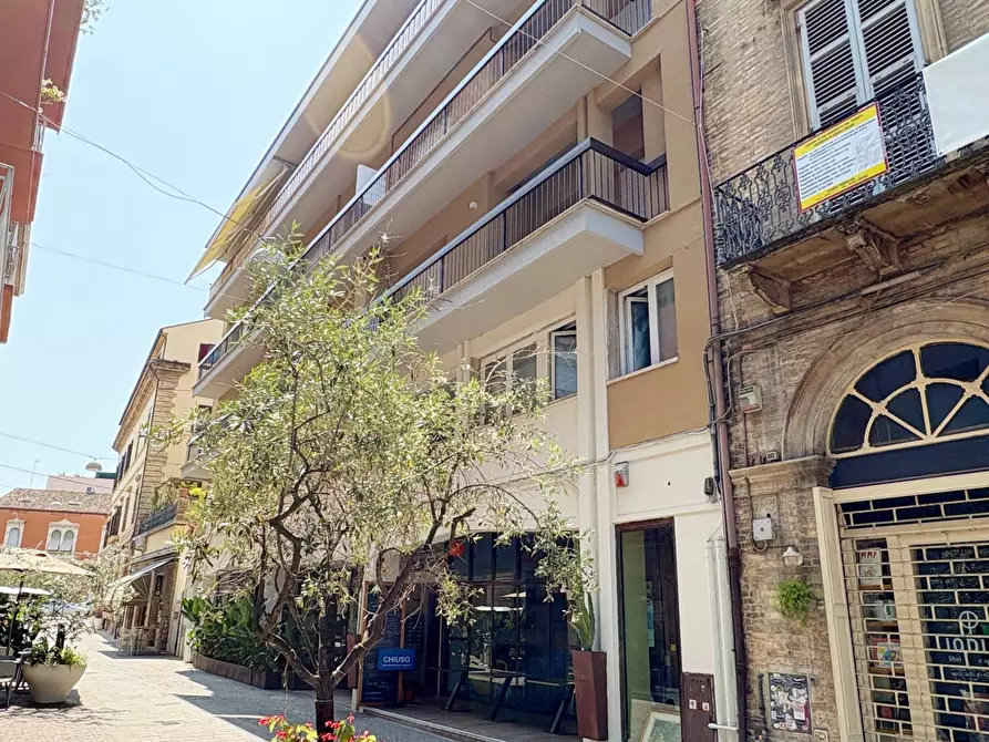 Immagine 33 di Appartamento in vendita  in via xx settembre 15 a San Benedetto Del Tronto