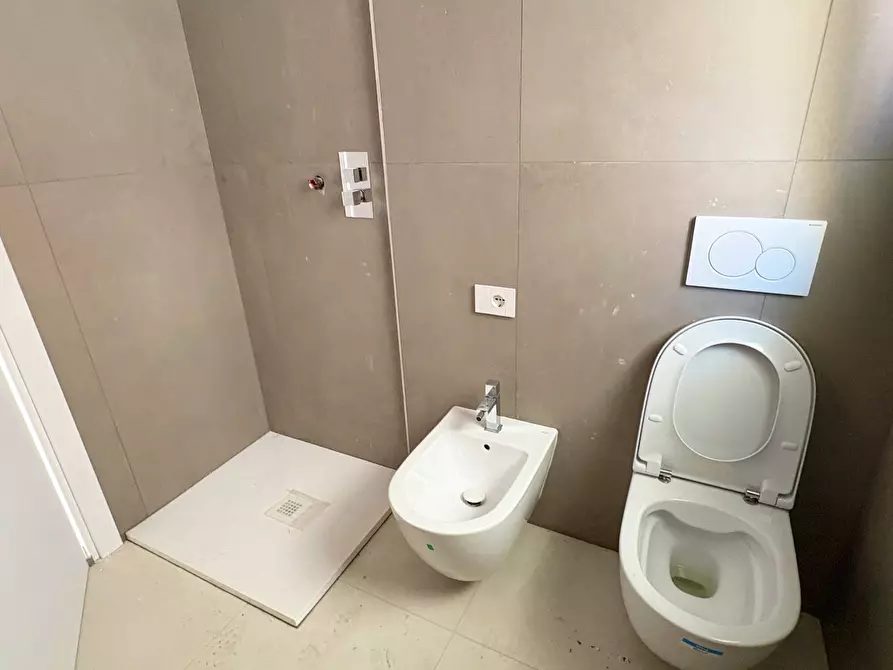 Immagine 7 di Appartamento in vendita  in viale rinascimento a San Benedetto Del Tronto