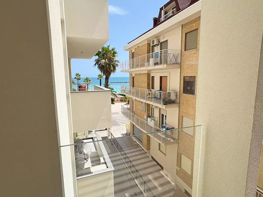 Immagine 26 di Appartamento in vendita  in viale rinascimento a San Benedetto Del Tronto