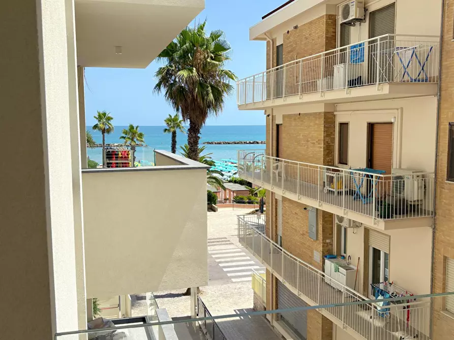 Immagine 27 di Appartamento in vendita  in viale rinascimento a San Benedetto Del Tronto