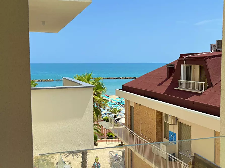 Immagine 2 di Appartamento in vendita  in viale rinascimento a San Benedetto Del Tronto