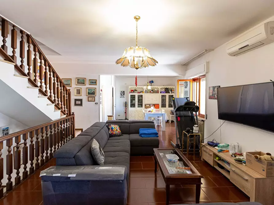 Immagine 4 di Appartamento in vendita  in Via Alessandria a Folignano