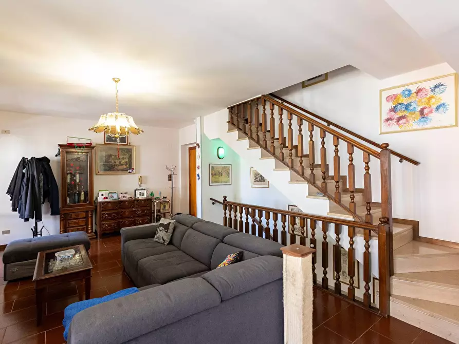 Immagine 6 di Appartamento in vendita  in Via Alessandria a Folignano