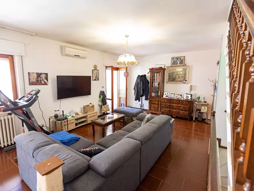 Immagine 2 di Appartamento in vendita  in Via Alessandria a Folignano