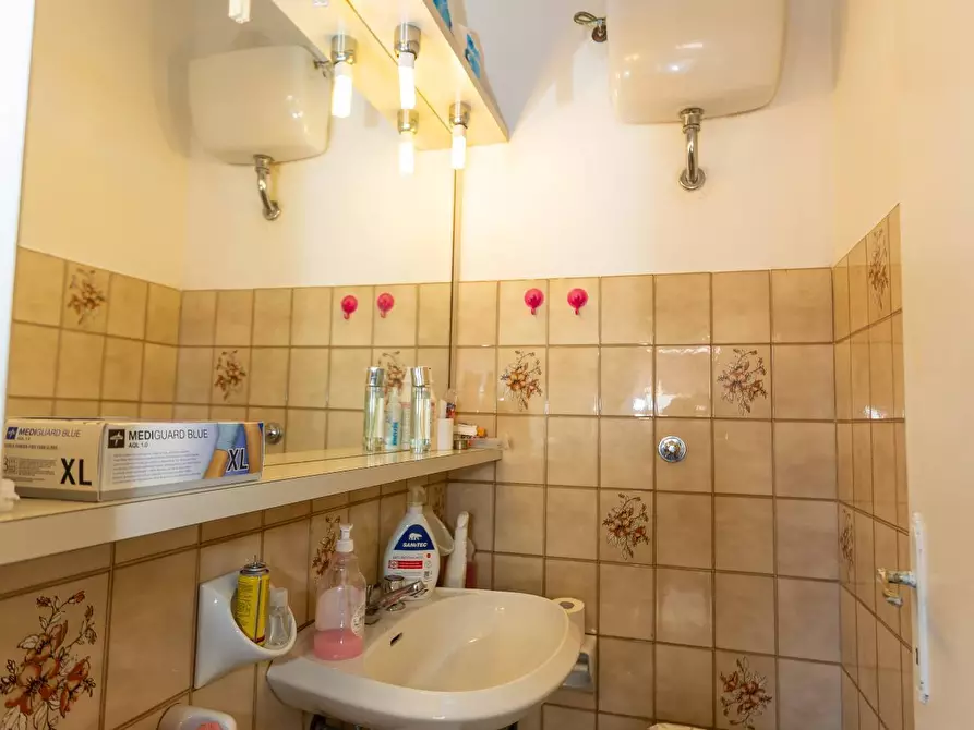 Immagine 12 di Appartamento in vendita  in Via Alessandria a Folignano