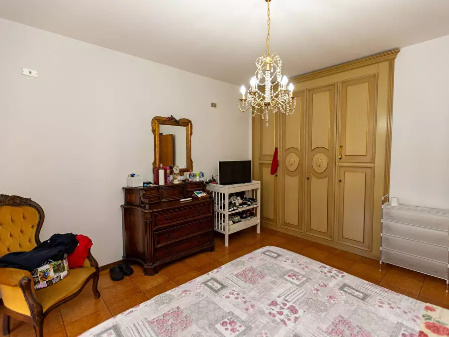 Immagine 19 di Appartamento in vendita  in Via Alessandria a Folignano
