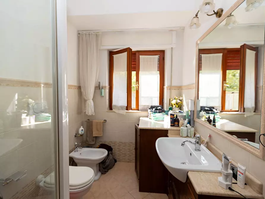 Immagine 30 di Appartamento in vendita  in Via Alessandria a Folignano