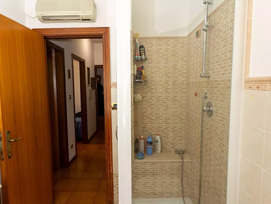 Immagine 31 di Appartamento in vendita  in Via Alessandria a Folignano