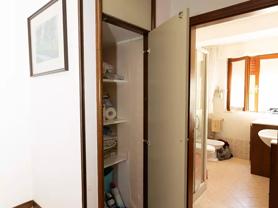 Immagine 23 di Appartamento in vendita  in Via Alessandria a Folignano