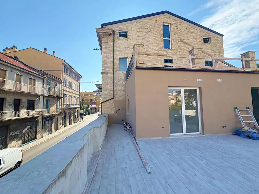 Immagine 12 di Appartamento in vendita  in via giovanni pascoli 2 a San Benedetto Del Tronto