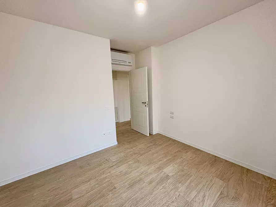 Immagine 12 di Appartamento in vendita  in via tintoretto a Grottammare