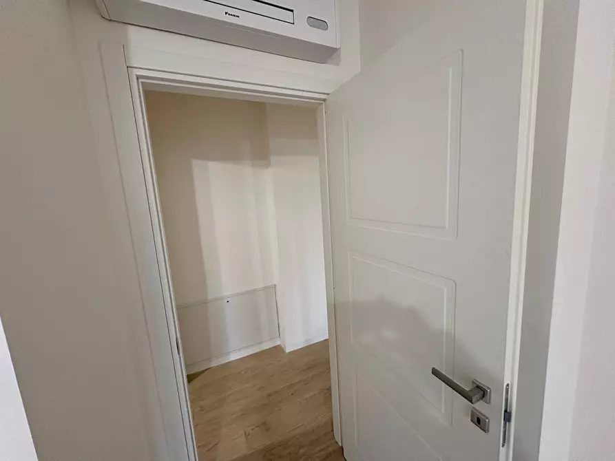 Immagine 14 di Appartamento in vendita  in via tintoretto a Grottammare