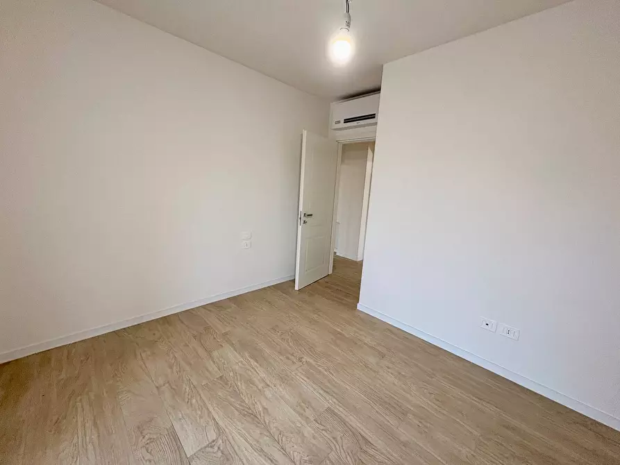 Immagine 15 di Appartamento in vendita  in via tintoretto a Grottammare