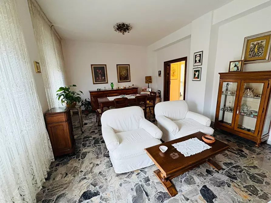 Immagine 4 di Appartamento in vendita  in via formentini a San Benedetto Del Tronto