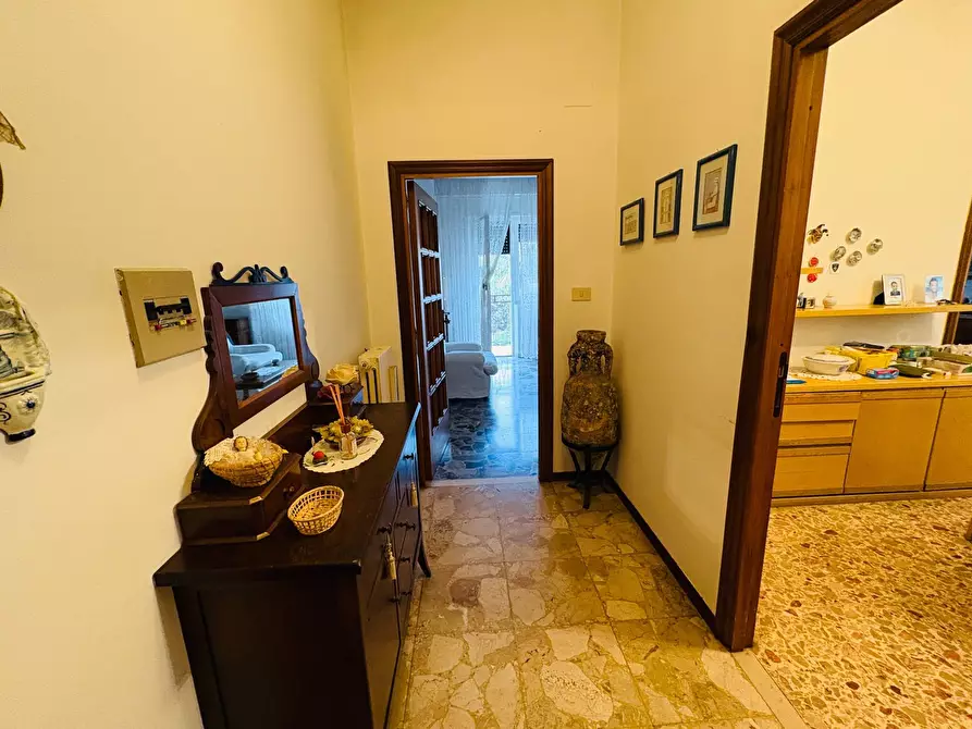 Immagine 25 di Appartamento in vendita  in via formentini a San Benedetto Del Tronto