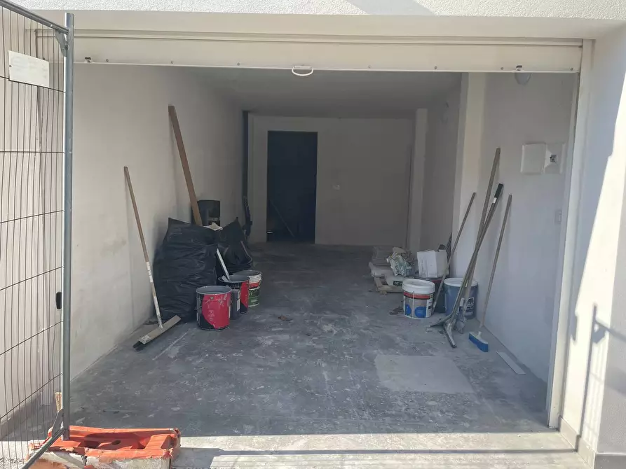 Immagine 11 di Appartamento in vendita  in Via Luigi Settembrini 1 a San Benedetto Del Tronto