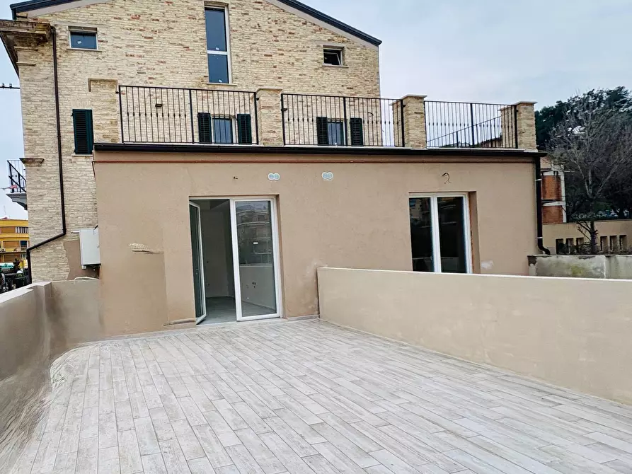 Immagine 68 di Appartamento in vendita  in piazza nardone 25 a San Benedetto Del Tronto