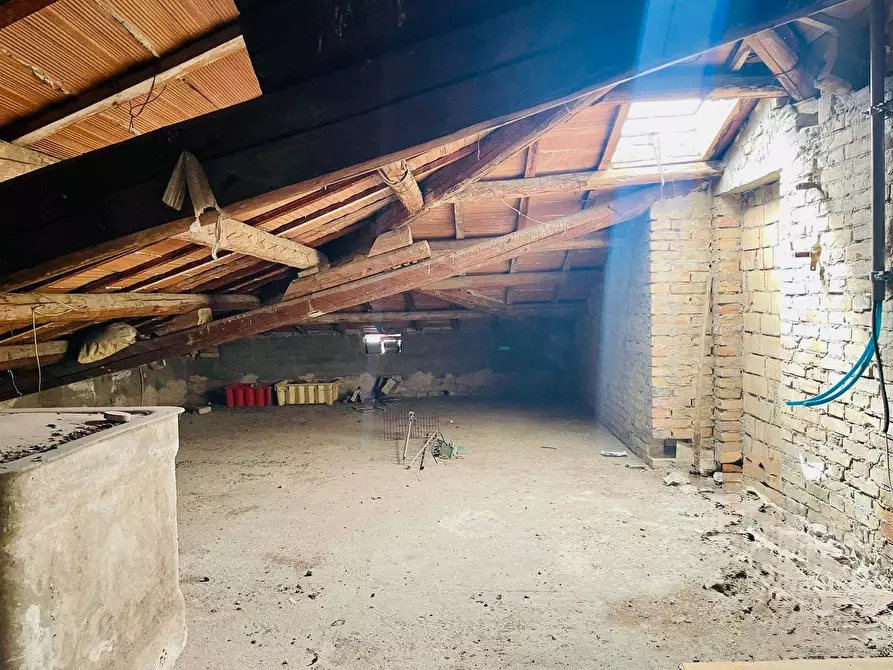 Immagine 9 di Magazzino in vendita  in via montello 6 a San Benedetto Del Tronto