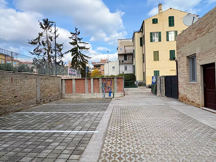 Immagine 30 di Appartamento in vendita  in piazza nardone 25 a San Benedetto Del Tronto