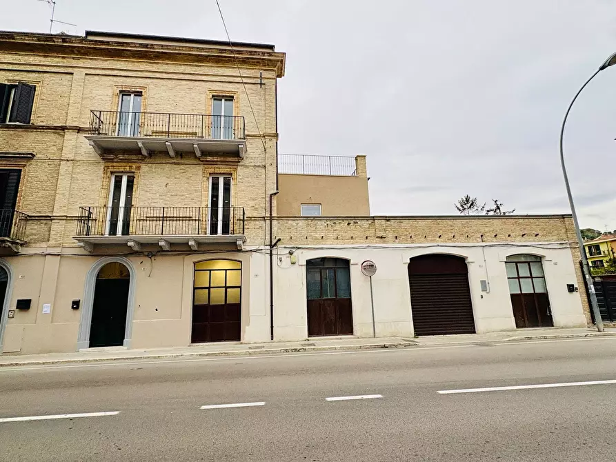 Immagine 27 di Appartamento in vendita  in piazza nardone 25 a San Benedetto Del Tronto