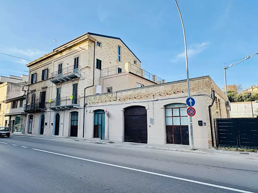 Immagine 34 di Appartamento in vendita  in piazza nardone 25 a San Benedetto Del Tronto