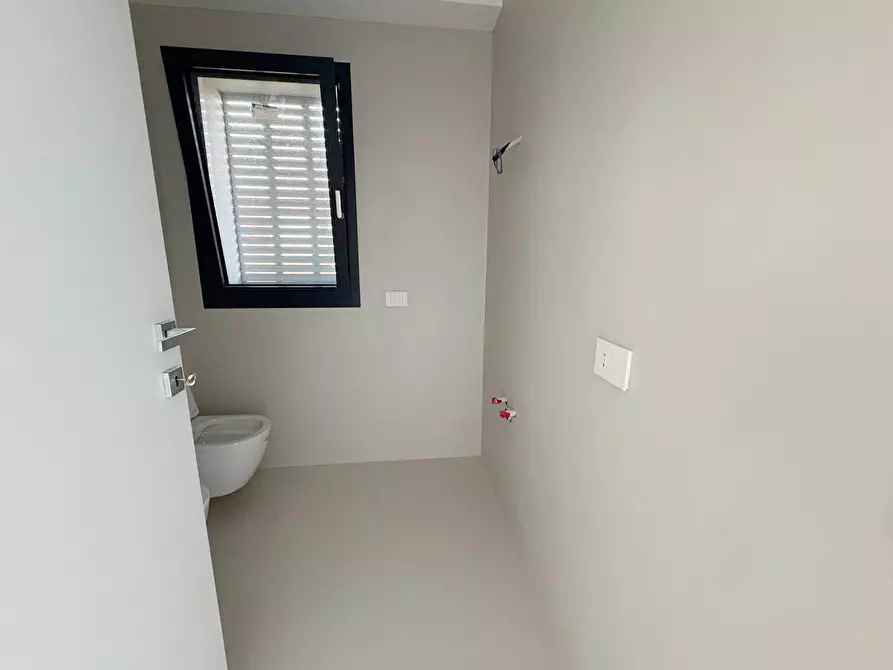 Immagine 17 di Attico in vendita  in viale rinascimento a San Benedetto Del Tronto