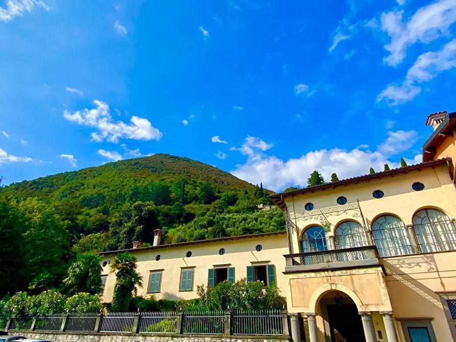 Immagine 2 di Villa in vendita  in Via Roma 2 a Adrara San Martino