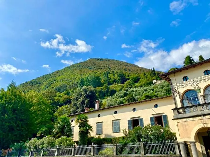 Immagine 3 di Villa in vendita  in Via Roma 2 a Adrara San Martino