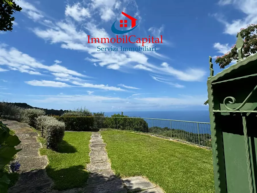 Immagine 21 di Villa in vendita  in Via Franco Molfino a Camogli