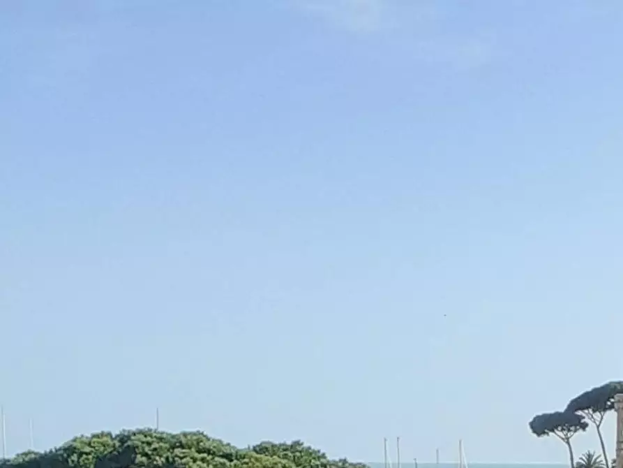 Immagine 2 di Appartamento in vendita  in Corso Cristoforo Colombo a Rapallo