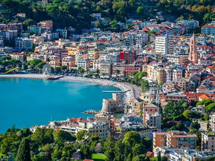 Immagine 20 di Appartamento in vendita  in Corso Cristoforo Colombo a Rapallo