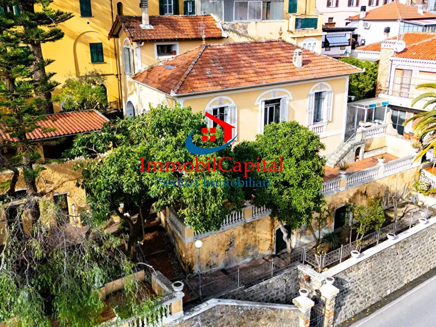 casa indipendente in vendita a Taggia in zona Arma di Taggia