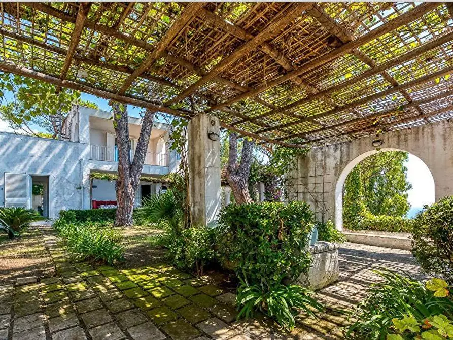 Immagine 12 di Villa in vendita  a Ischia