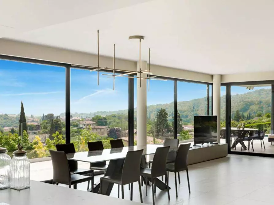 Immagine 5 di Villa in vendita  in Viale europa a Salò