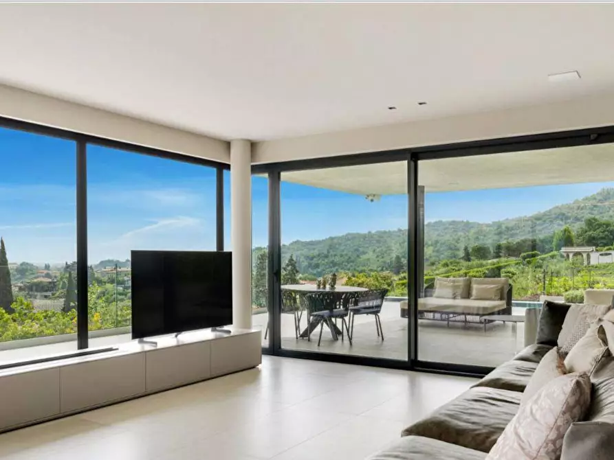 Immagine 4 di Villa in vendita  in Viale europa a Salò