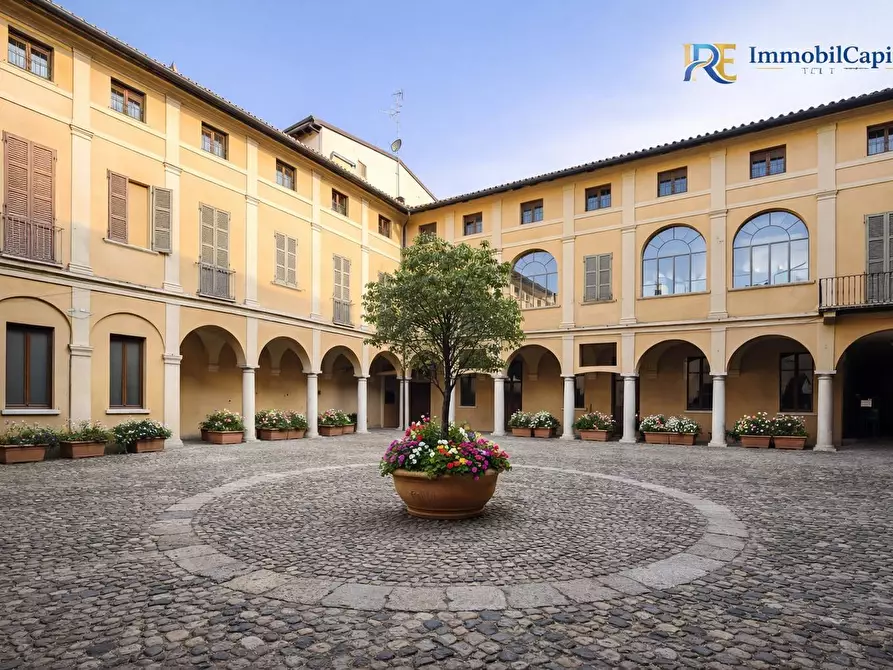 Immagine 1 di Casa indipendente in vendita  a Cremona