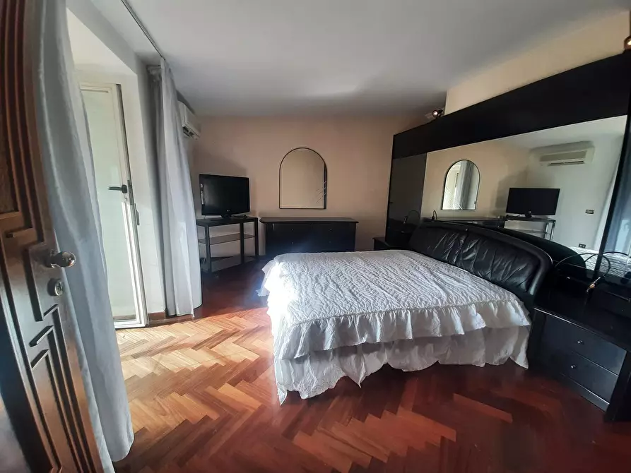 Immagine 17 di Attico in vendita  in di Circumvallazione Marianna Gadola 22 a Capodrise