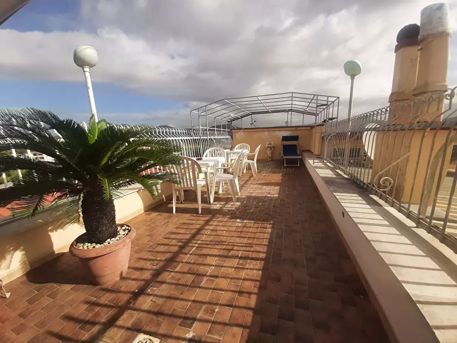 Immagine 38 di Attico in vendita  in di Circumvallazione Marianna Gadola 22 a Capodrise