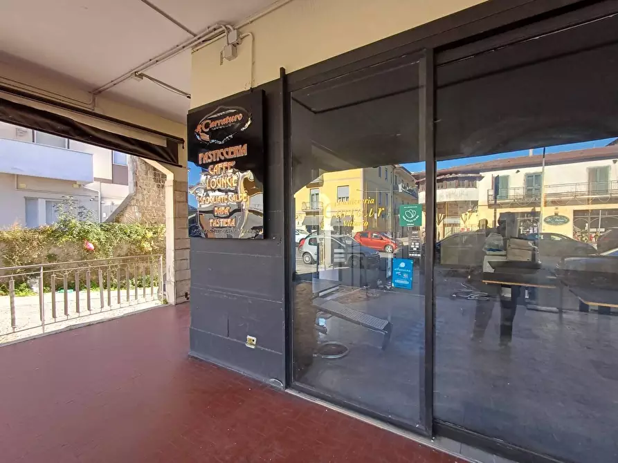 Immagine 1 di Locale commerciale in affitto  in VIA NAZIONALE APPIA 249 a Casagiove