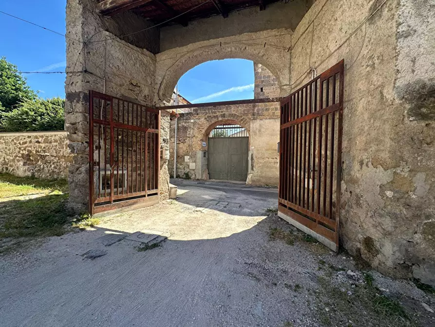 Immagine 30 di Rustico / casale in vendita  in VIA SANTONASTASO 15 a Caserta