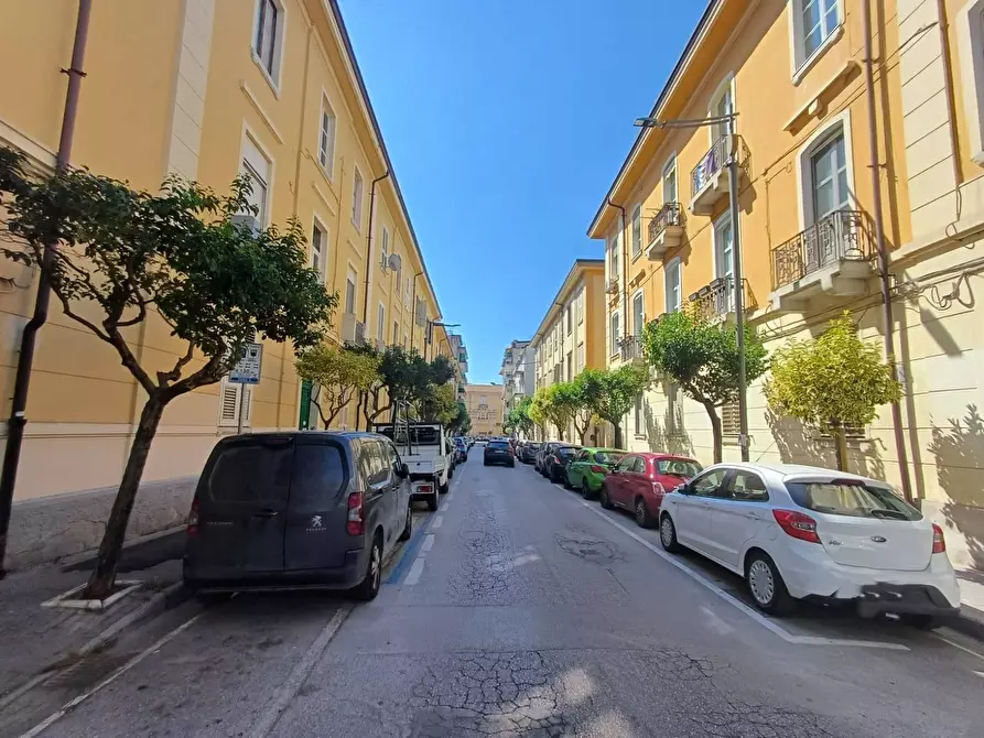 Immagine 18 di Locale commerciale in vendita  in VIA BATTISTESSA 30 a Caserta