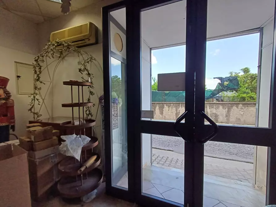 Immagine 6 di Locale commerciale in affitto  in via caduti sul lavoro 15 a Casagiove