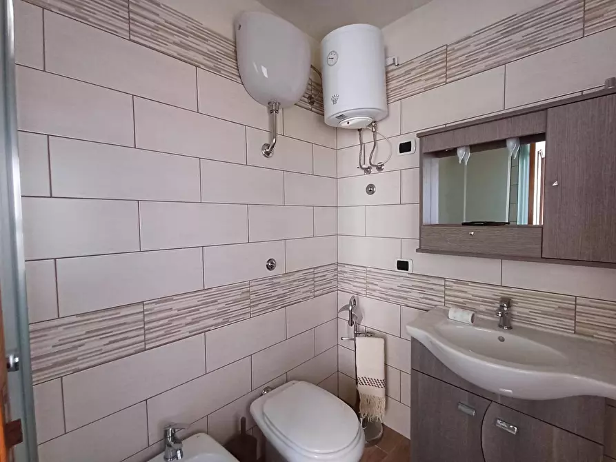 Immagine 13 di Appartamento in vendita  in VIA MONTICELLI 60 a Caserta