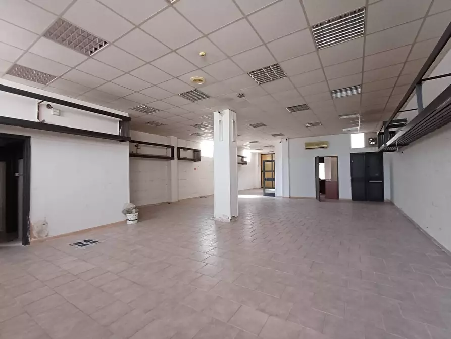 Immagine 22 di Locale commerciale in affitto  in via caduti sul lavoro 15 a Casagiove