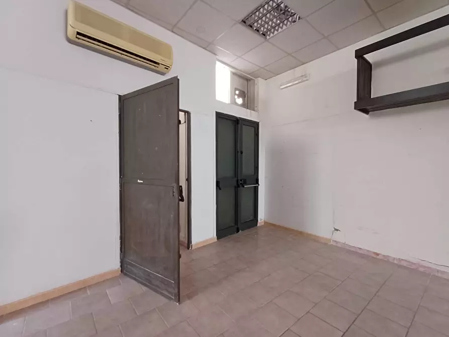 Immagine 24 di Locale commerciale in affitto  in via caduti sul lavoro 15 a Casagiove