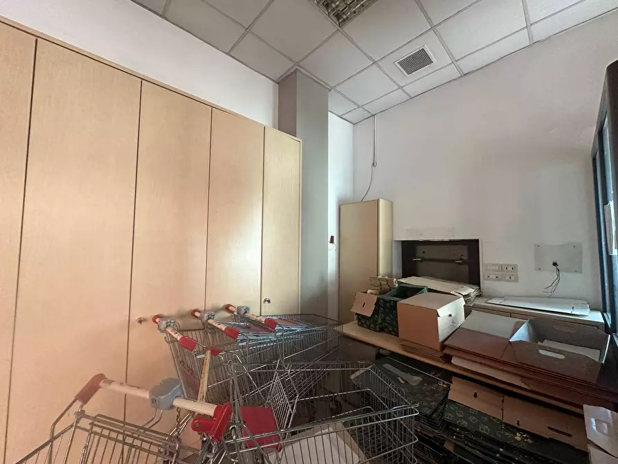 Immagine 4 di Locale commerciale in affitto  in VIA NAZIONALE APPIA 162 a Casagiove