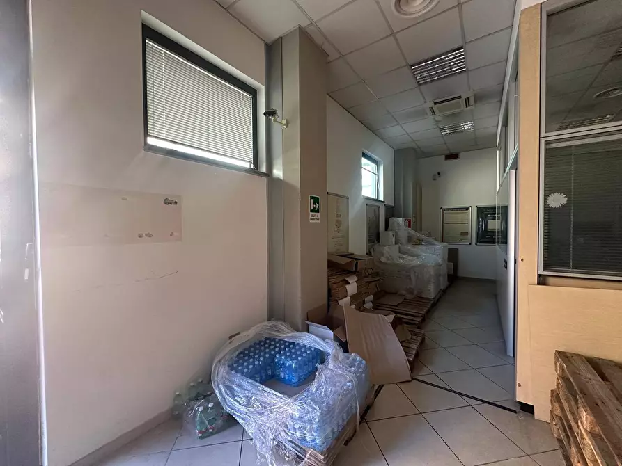 Immagine 7 di Locale commerciale in affitto  in VIA NAZIONALE APPIA 162 a Casagiove
