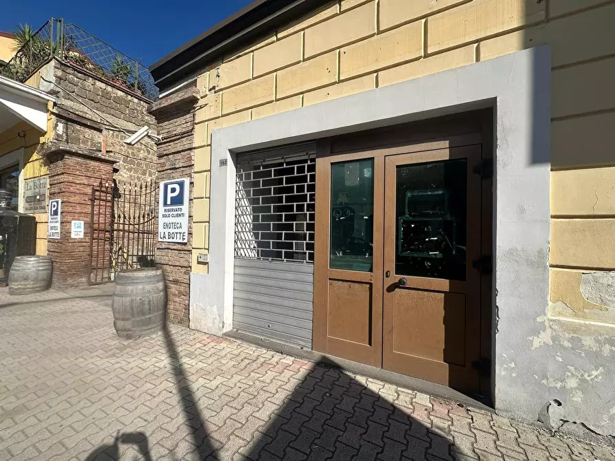Immagine 18 di Locale commerciale in affitto  in VIA NAZIONALE APPIA 162 a Casagiove