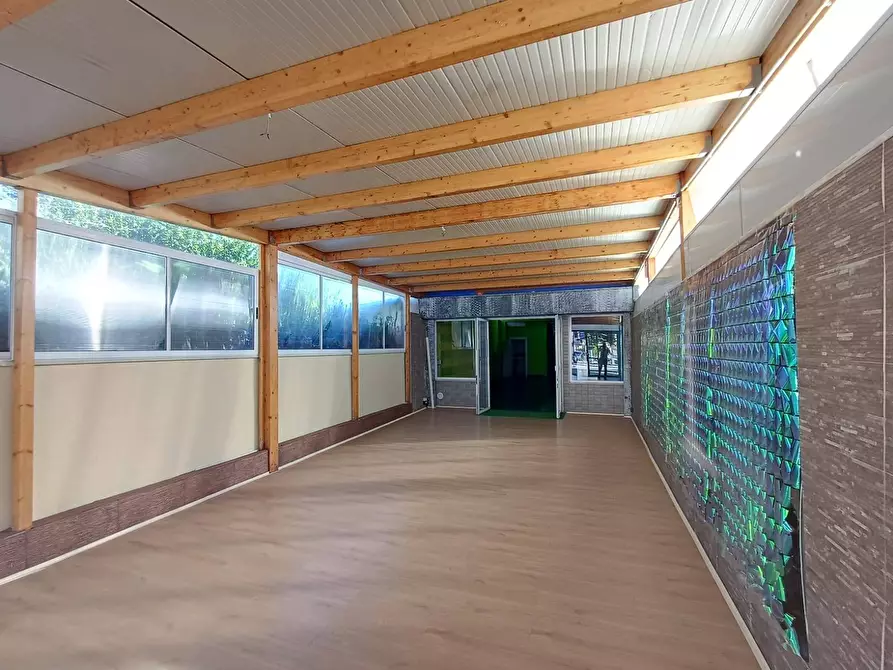 Immagine 1 di Locale commerciale in affitto  in VIA LORENZETTI 19 a Casagiove