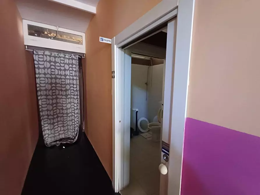 Immagine 15 di Locale commerciale in affitto  in VIA LORENZETTI 19 a Casagiove